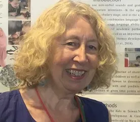 Dr Elizabeth Carruthers
