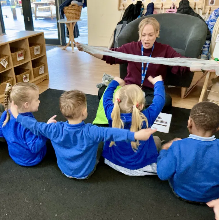 children learning the concept of LONG