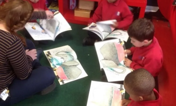 Children reading on the floor